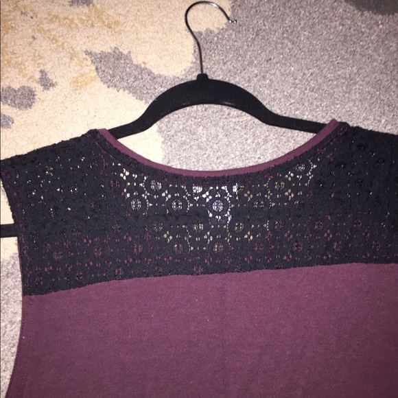 Old navy maroon-ish purple-ish top - Picture 3 of 4